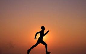 运动过量膝盖痛怎么办,跑步多了膝关节疼痛怎么办？