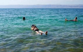 死海在哪个国家,以色列的死海为何越来越萎缩？