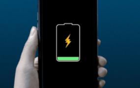 充电时玩手机会损害电池吗