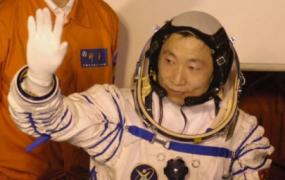 中国第一个上天的宇航员是谁(我国第一位宇航员是谁)