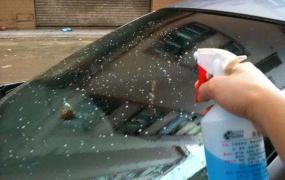 车玻璃脏了用什么清洗