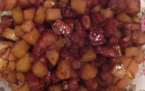 红烧肉焖土豆怎么煮才好吃