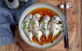 潮汕银鲳鱼清蒸的做法