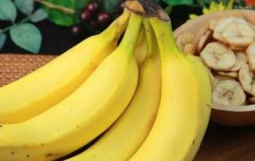 香蕉为什么有红色的芯(香蕉中间的芯是红色能吃吗)