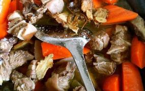 红萝卜羊肉汤的做法