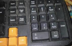 电脑键盘不亮怎么回事