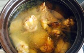 鸡汤冷水下锅煮几分钟