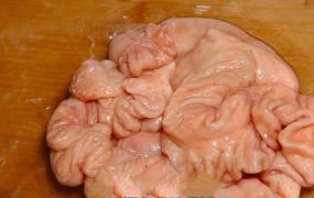 新鲜猪崽肠的正确清洗方法