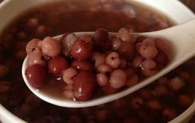 早上喝赤豆薏米茶可以吗