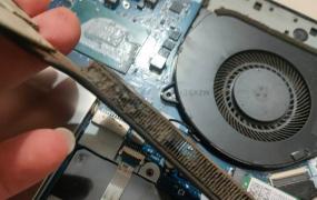 如何清理台式电脑灰尘